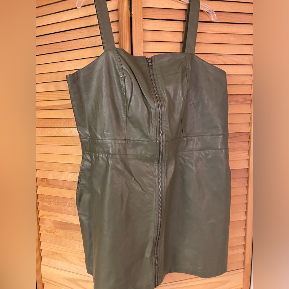 Trendy Faux leather jumper.  Olive green size xxl.
